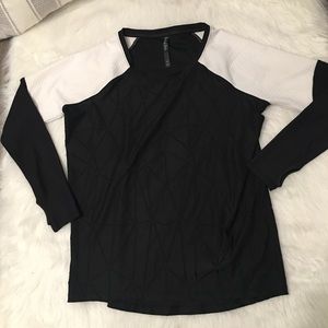 Lukka Lux Black & White Textured Athletic T-Shirt